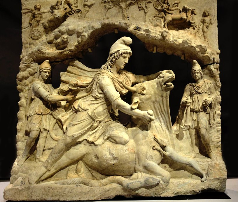 Mithra sacrifiant le Taureau, (Collection Borghèse, 100 - 200 apres J-C,  Musée du Louvre)
